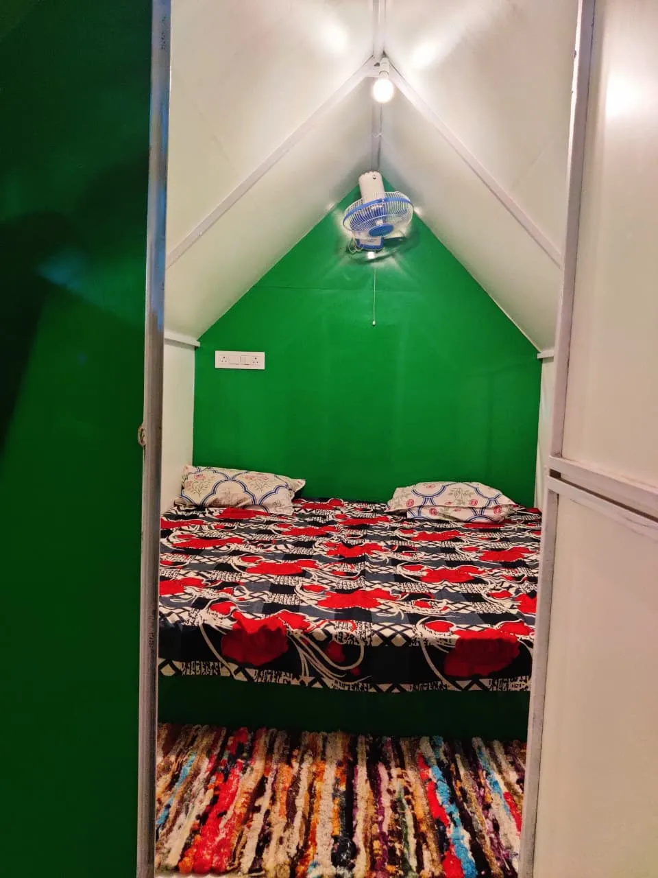Triangle Cabin - Image 4