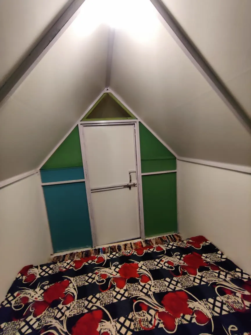 Triangle Cabin - Image 5